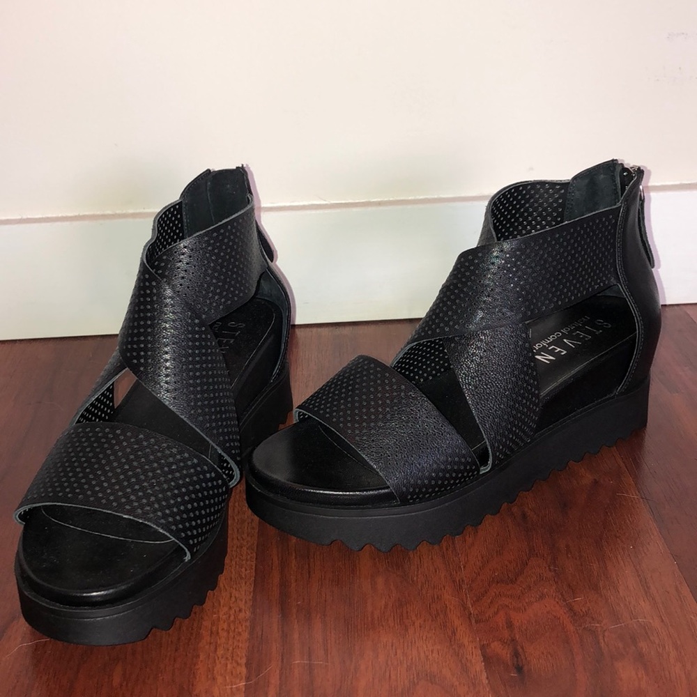 BRAND NEW STEVEN Steve Madden Klein Wedge Sandals